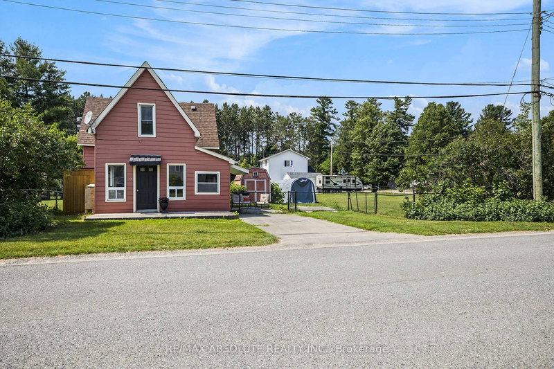 10 Neilson St, McNab/Braeside, K7S 3G2 | Image 3