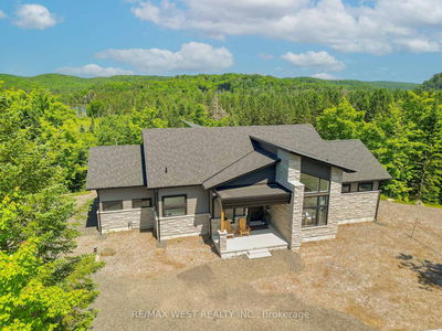 1006 Fallingbrook Crt, Lake of Bays - Franklin image-0-2