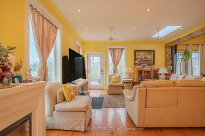 1093 SUNSET Dr, Fort Erie - Crescent Park image-0-3