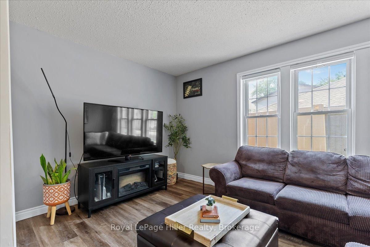 Listing Image 16