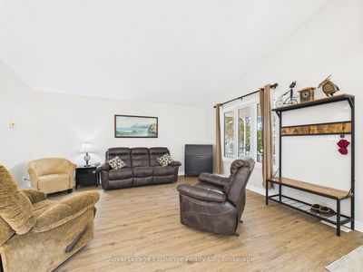 415 Highland Dr, North Huron - Wingham image-0-4
