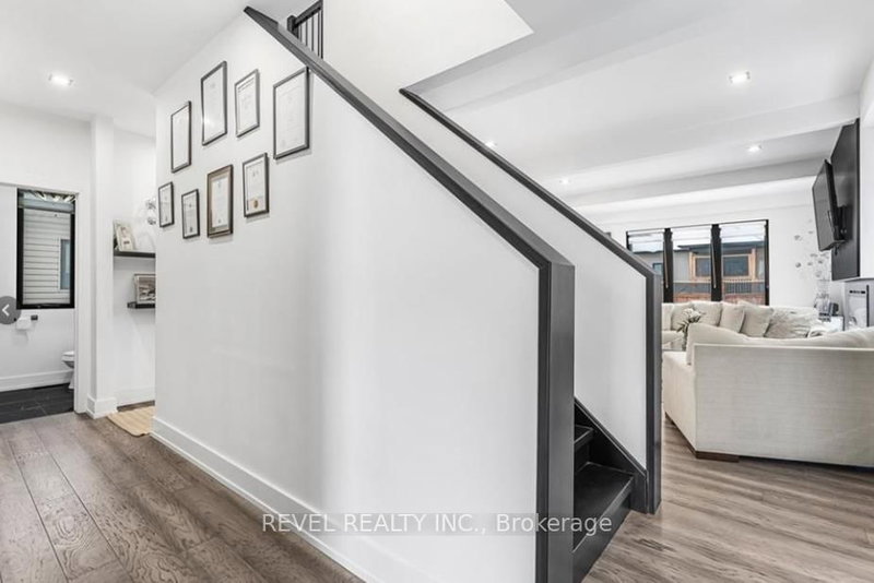 14 Willowbrook Dr, Welland, L3C 0G1 | Image 3