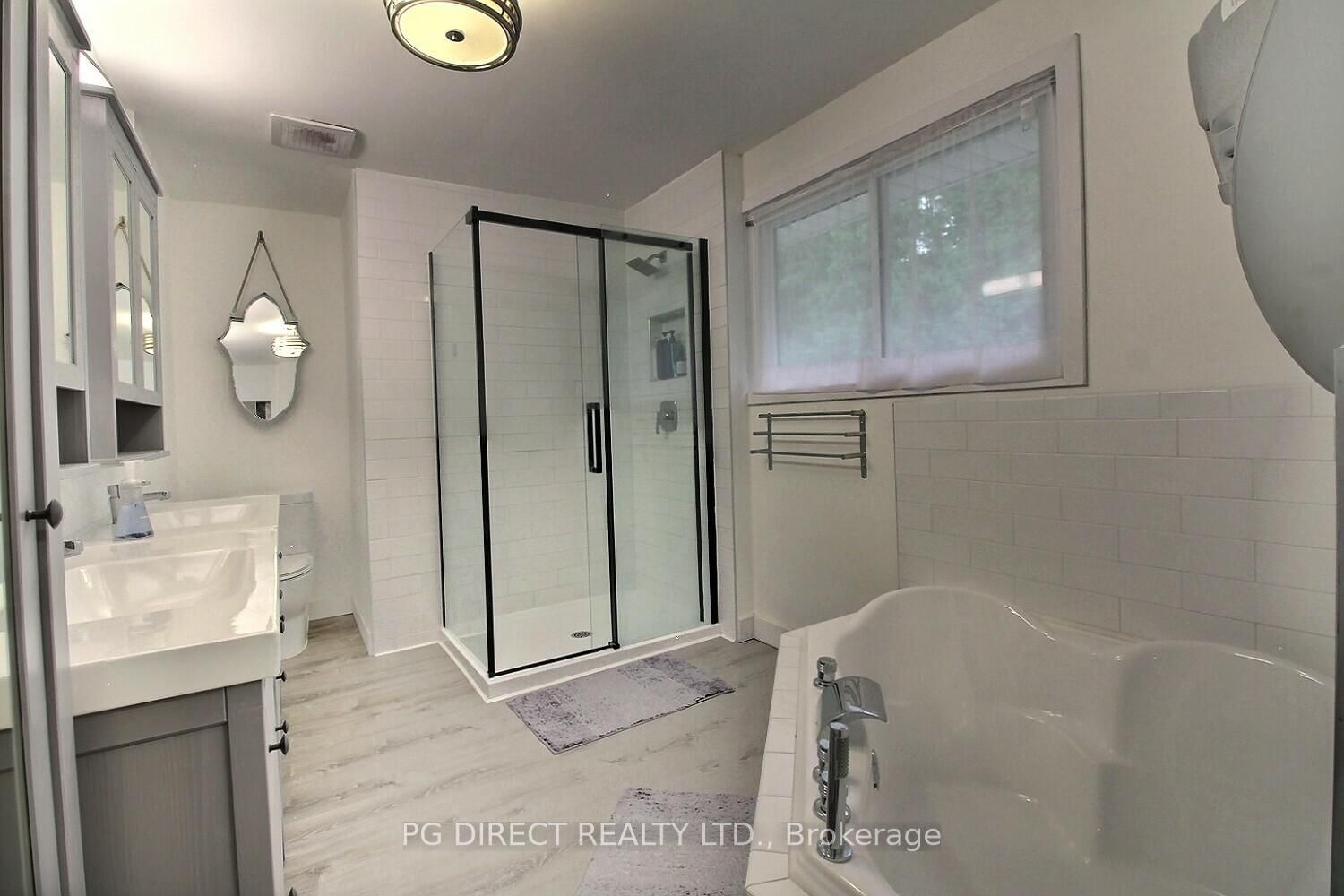 Detached House for sale at 13 Parkside Drive, Quinte West, Ontario, K8V 5L6 - Trenton Ward - MLS: X12265273