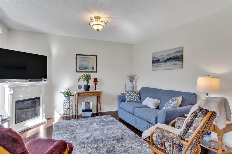 1269 Eagle Cres, Peterborough, K9K 2K6 | Image 3