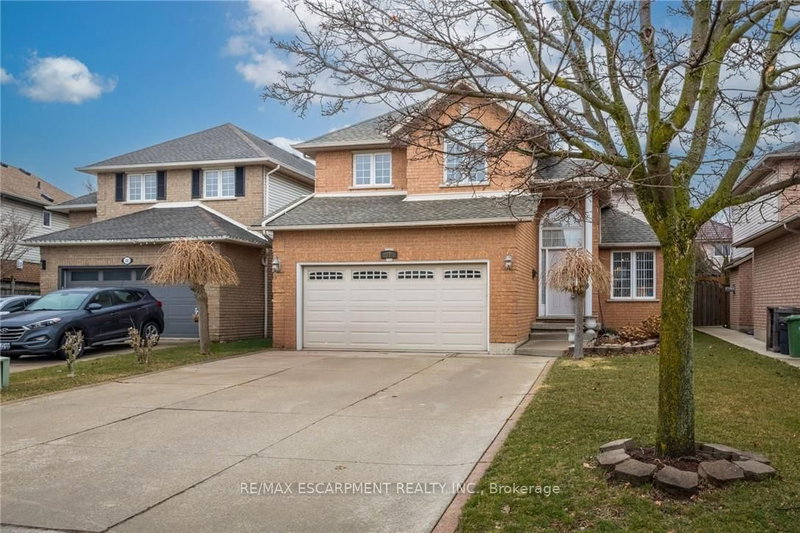 42 Hillgarden Dr, Hamilton, L8J 3R3 | Image 2