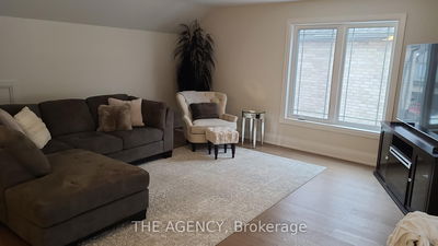 425 Melling Ave, Peterborough North - 1 North image-0-3