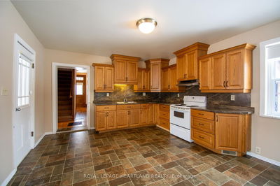 18 Simcoe St, South Huron - Exeter image-0-2