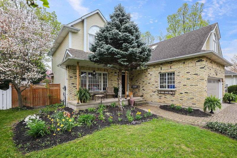 624 SIMCOE St, Niagara-on-the-Lake, L0S 1J0 | Image 3