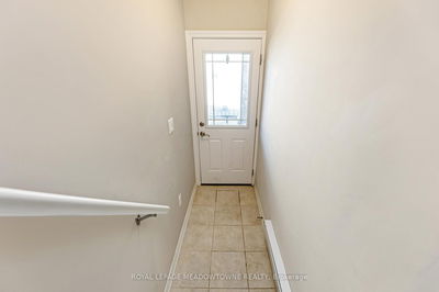 Unit 7 — 107 Westra Dr, Guelph - Willow West/Sugarbush/West Acres image-0-4