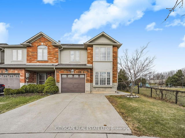 90 Magnolia Crescent