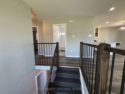 1018 Baker St, Peterborough North - 1 North image-0-3