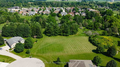 2 Fairway Rd, Huron East - Egmondville