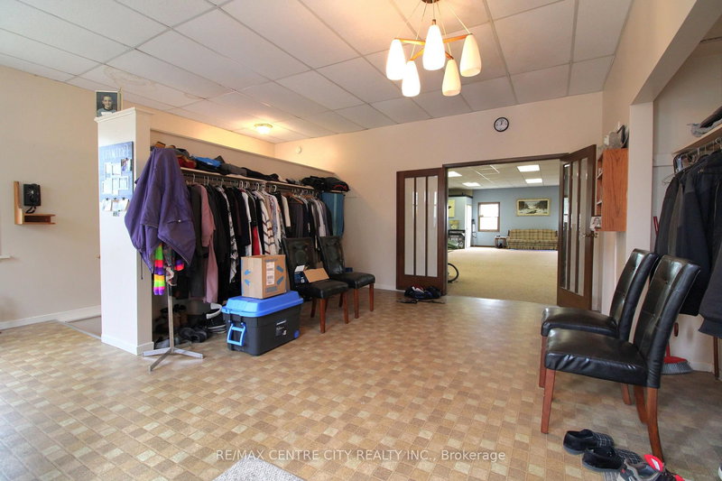 12 Chester St, St. Thomas, N5R 1T8 | Image 2