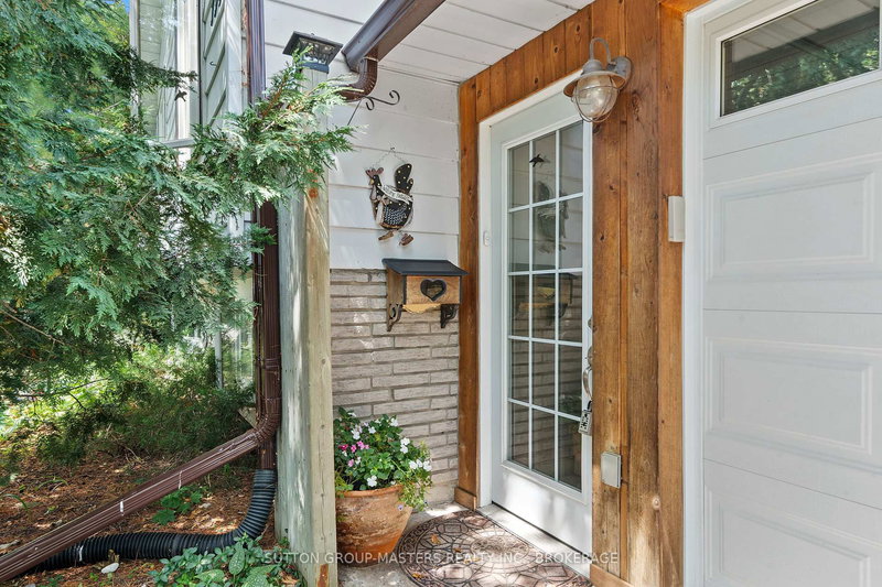 798 Danbury Rd, Kingston, K7M 6T4 | Image 2