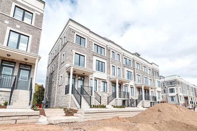 53 - 383 Dundas Street E