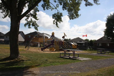 Unit 75 — 25 Tracey Park Dr, Belleville - Belleville Ward image-0-2
