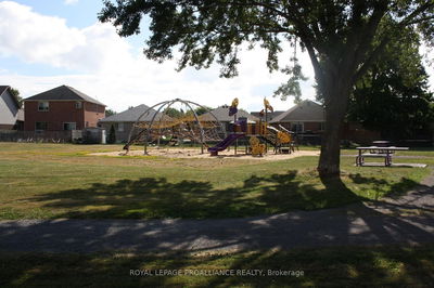 Unit 75 — 25 Tracey Park Dr, Belleville - Belleville Ward image-0-4