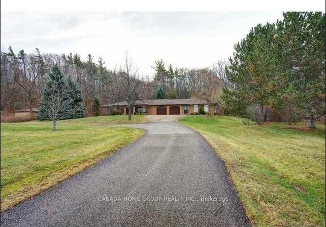 37 Bartlett Ave, Grimsby, L3M 5G6 | Image 2