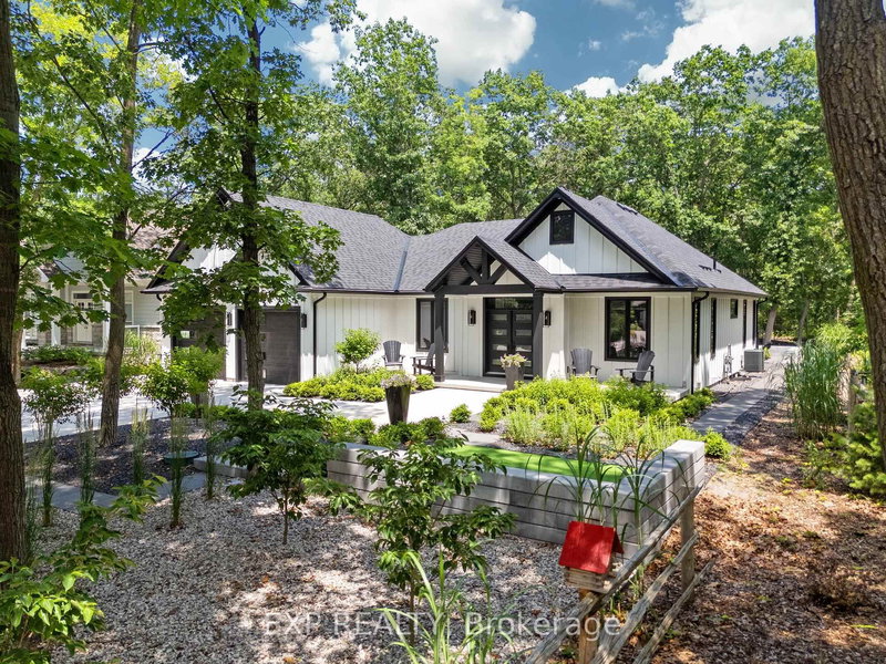 10143 Pinery Bluffs Rd, Lambton Shores, N0M 1T0 | Image 3