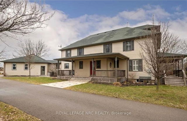 Back Unit - 1584 Lookout Street