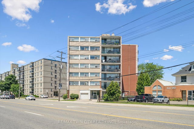 302 - 293 Mohawk Road E E