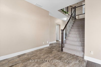 22 Farmington Cres, Belleville - Thurlow Ward image-0-3