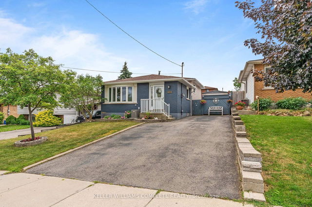 423 QUEEN VICTORIA Drive