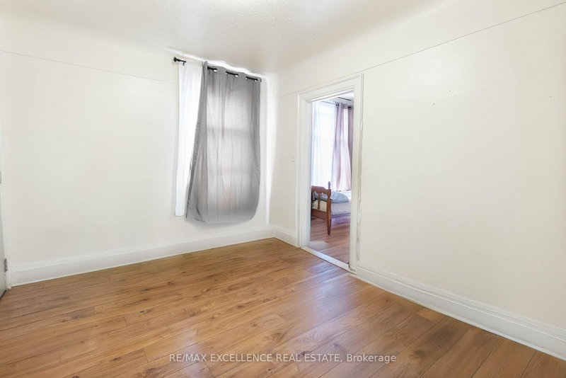 4 Rosemont Ave, Hamilton, L8L 6M4 | Image 3