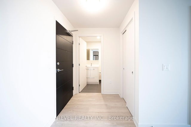 823 - 212 King William Street