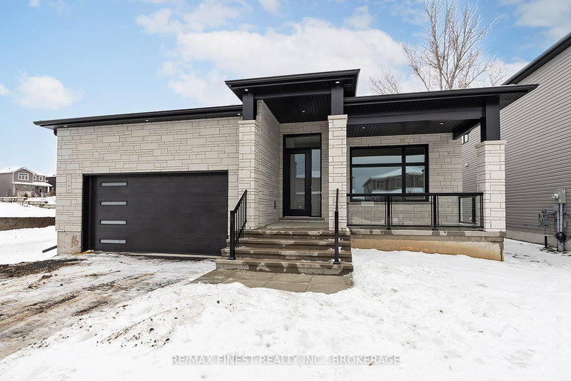 1368 Woodfield Cres, Kingston, K7P 0T3 | Image 3