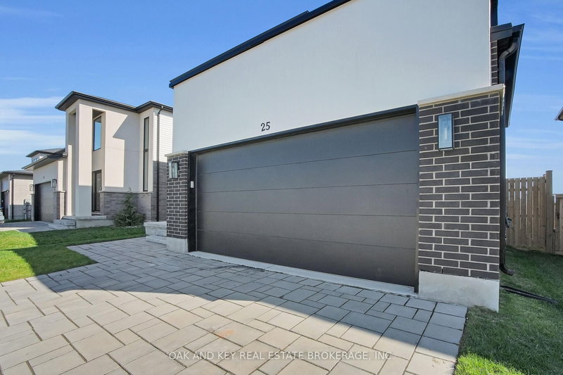 25 Alexander Circ, Strathroy-Caradoc, N7G 0B4 | Image 3