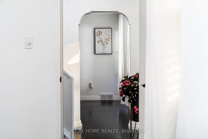 Upper - 105 Glenridge Ave, St. Catharines, L2R 4X5 | Image 3