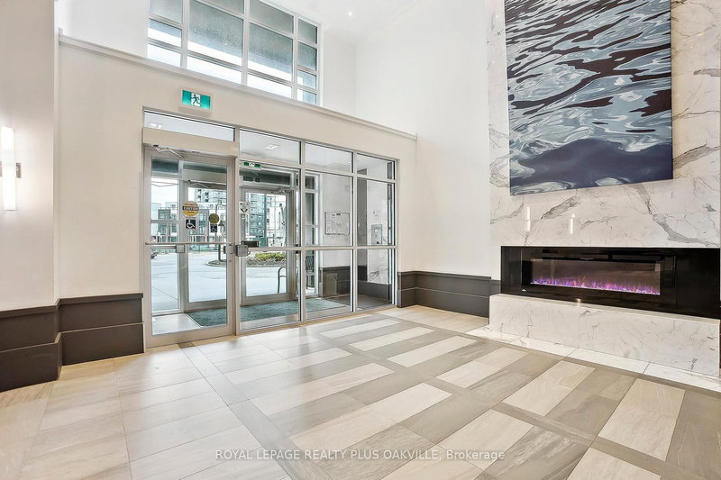 412 - 10 Concord Pl, Grimsby, L3M 0G6 | Image 3