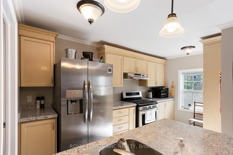 98 Haun Rd, Fort Erie, L0S 1B0 | Image 3