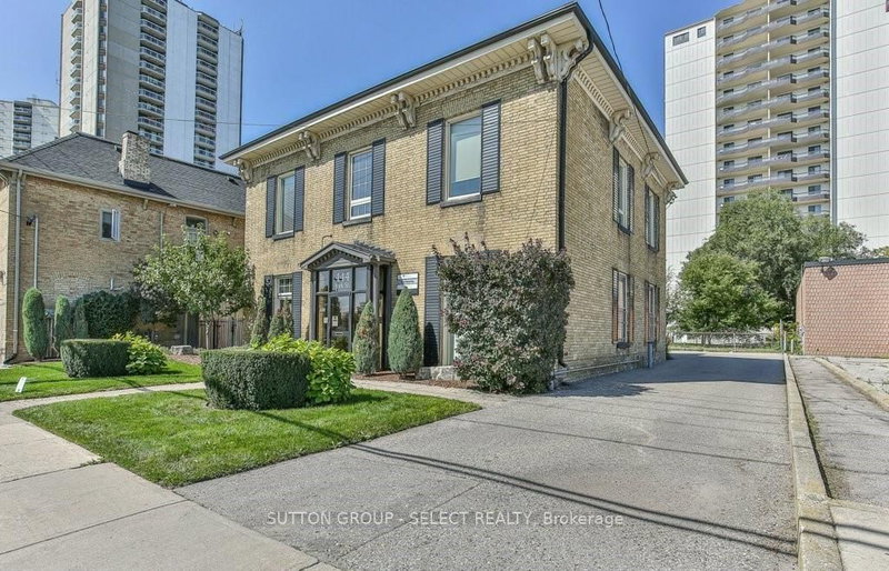 444 YORK St photo 3