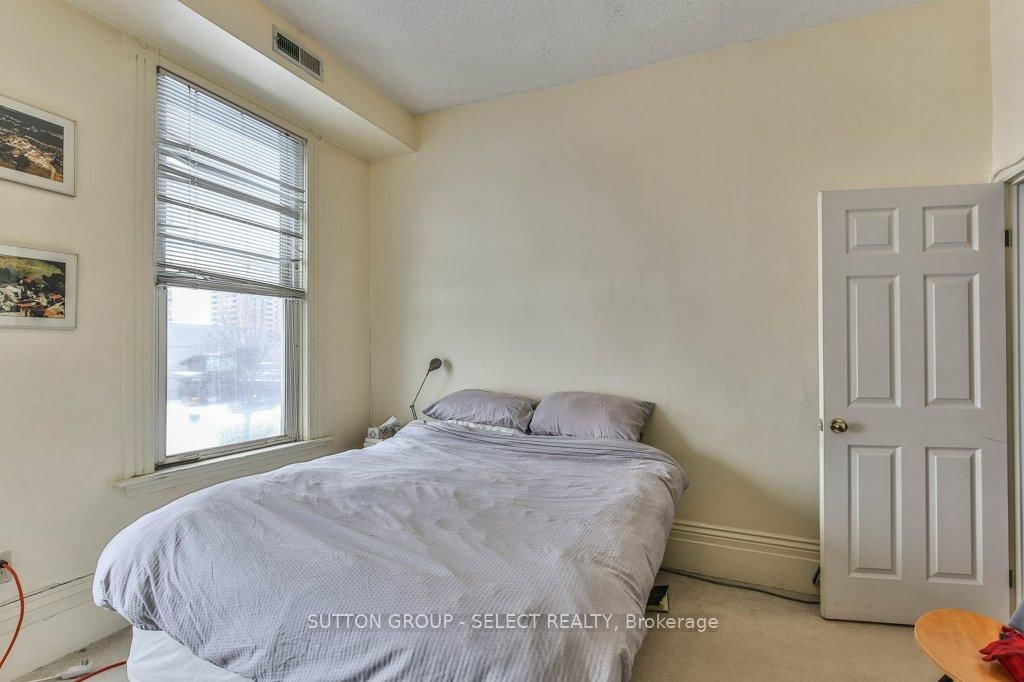 330 BURWELL Street • London East, ON photo 12