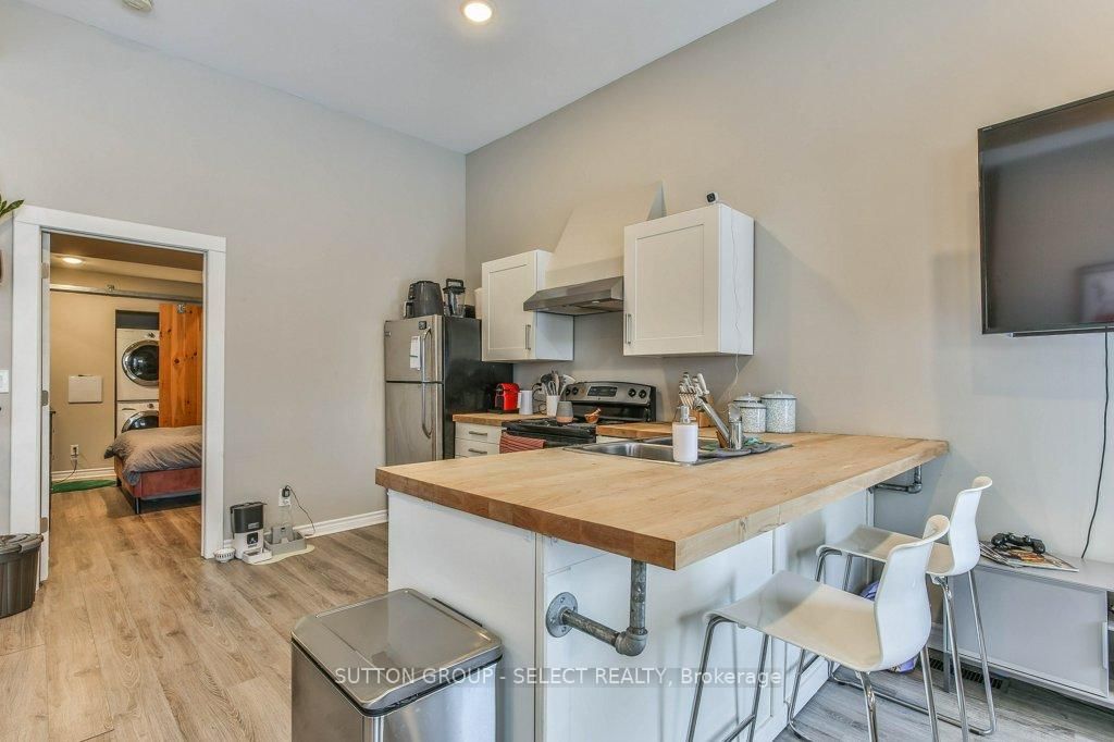 330 BURWELL Street • London East, ON photo 27