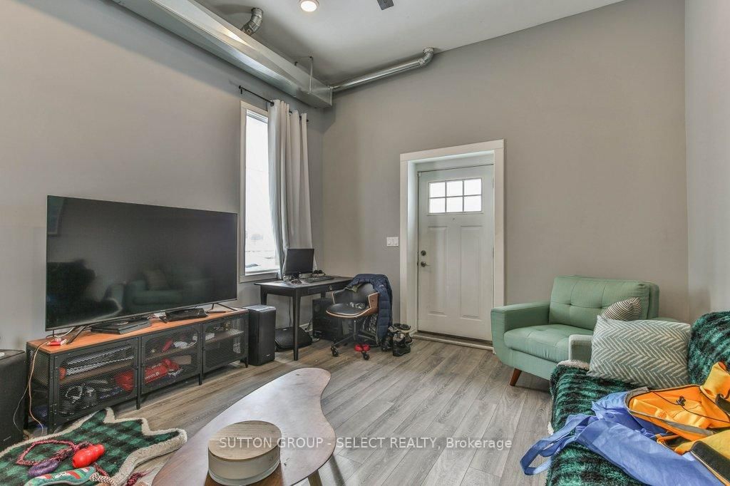 330 BURWELL Street • London East, ON photo 33