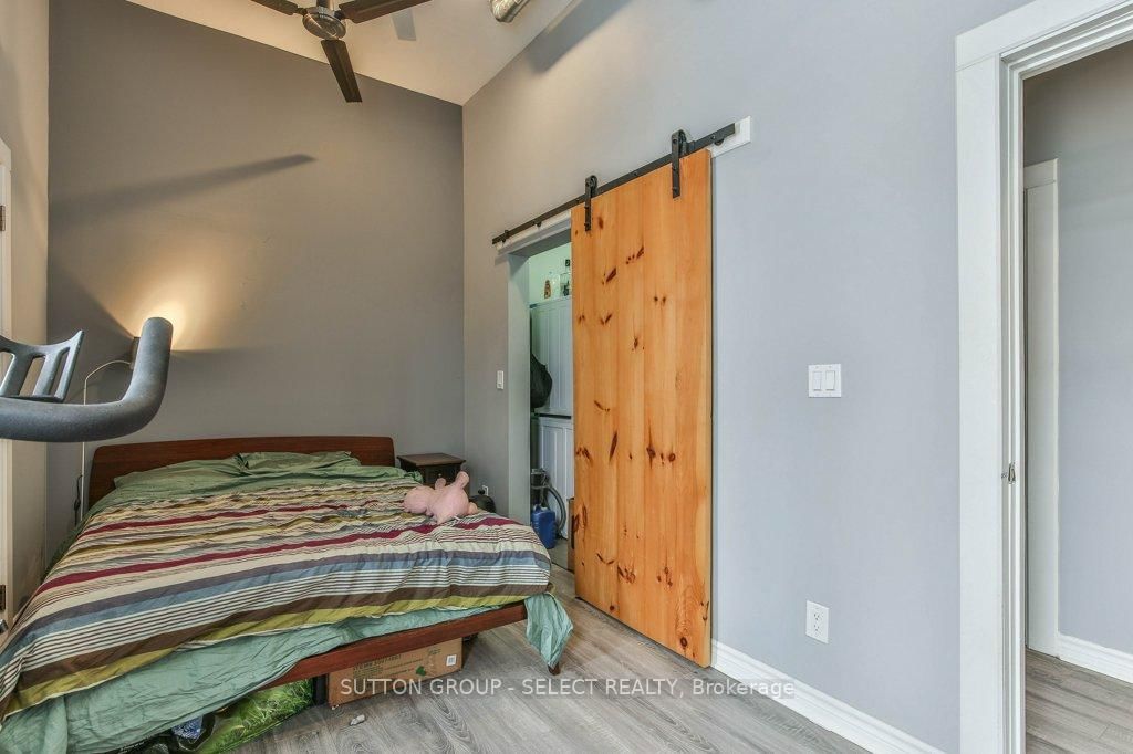 330 BURWELL Street • London East, ON photo 37