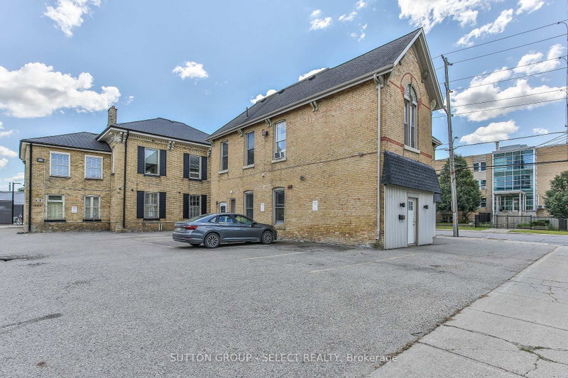 330 BURWELL St photo 5