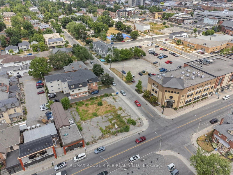 288 Charlotte St, Peterborough, K9J 2V5 | Image 2