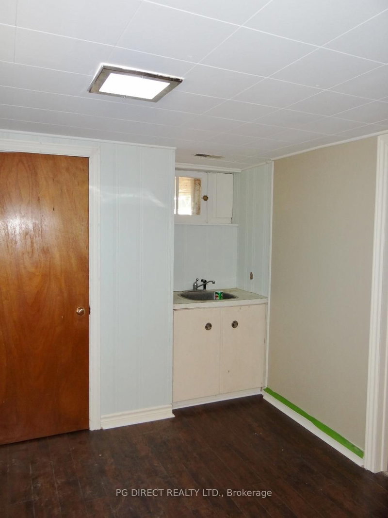 310 Westmoreland Ave E, Cornwall, K6J 2G9 | Image 3