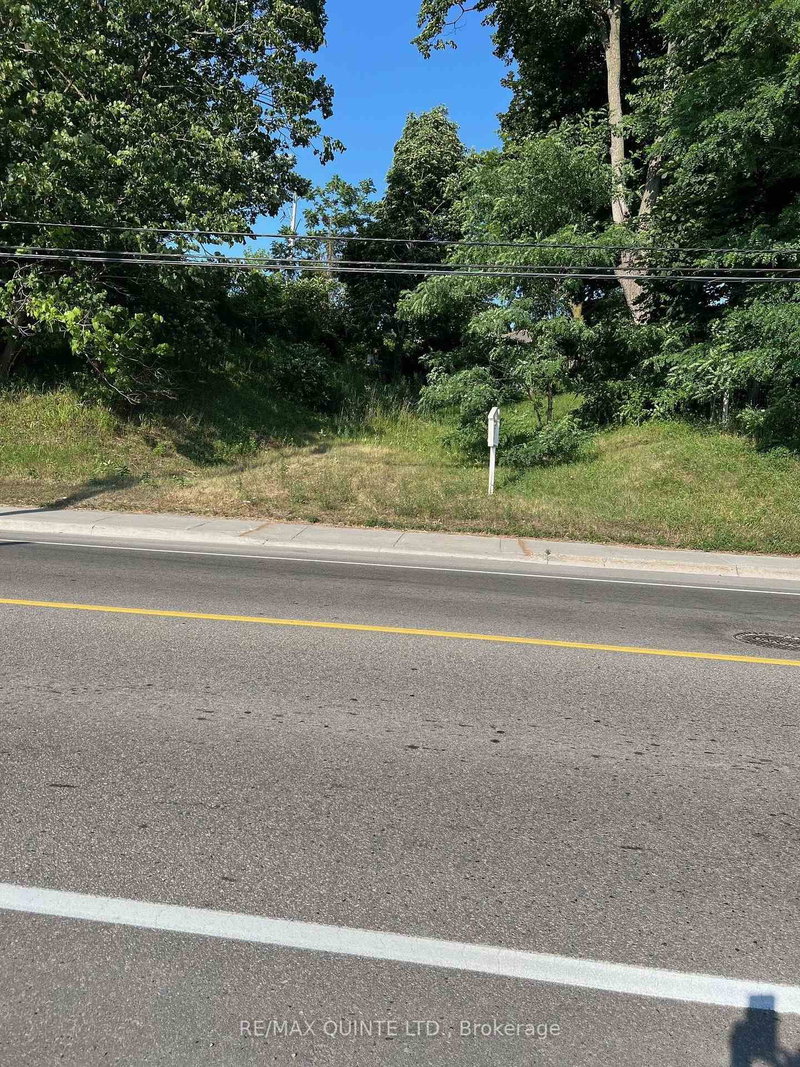 351 Sidney St, Quinte West, K8V 2V1 | Image 3