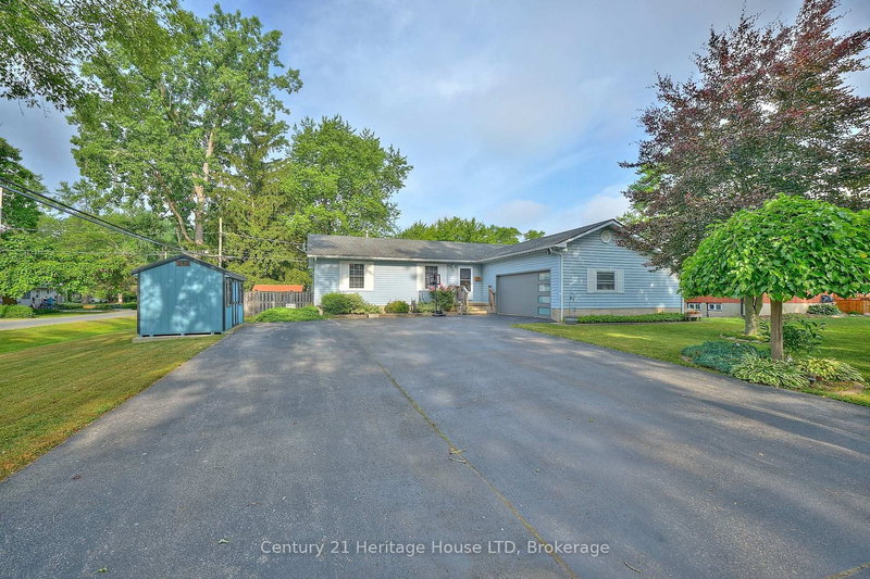 655 Parkdale Ave, Fort Erie, L2A 5B5 | Image 2