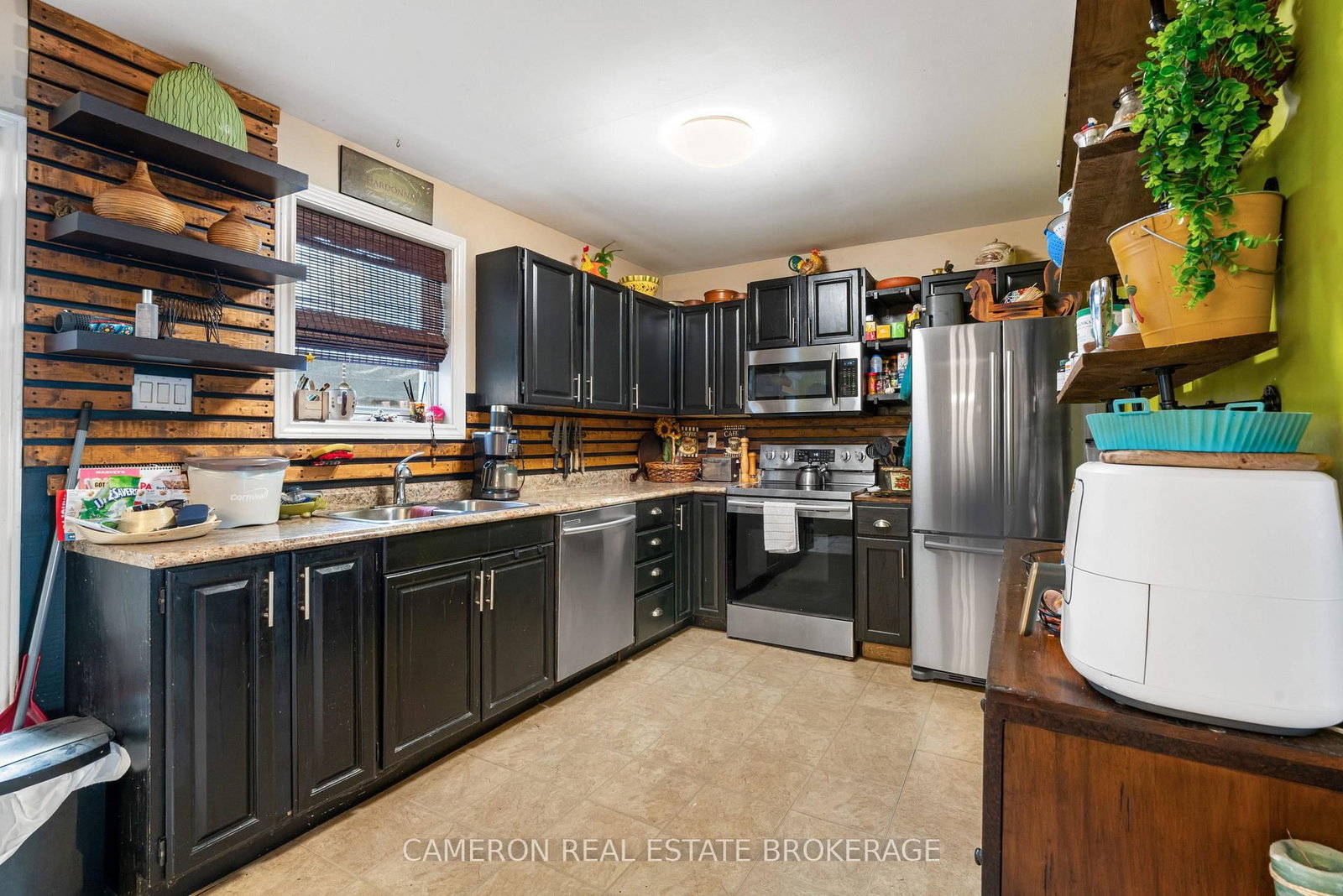 Listing Image 8