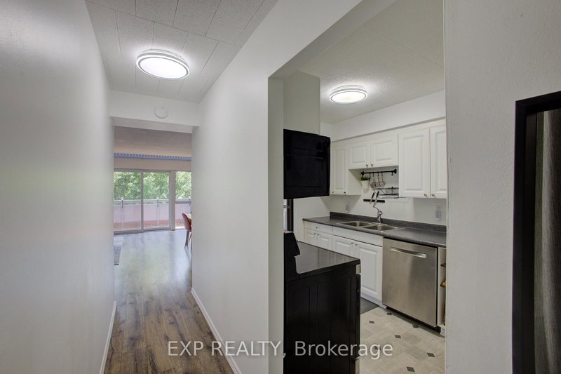 202 - 91 Conroy Cres, Guelph, N1G 2V5 | Image 3