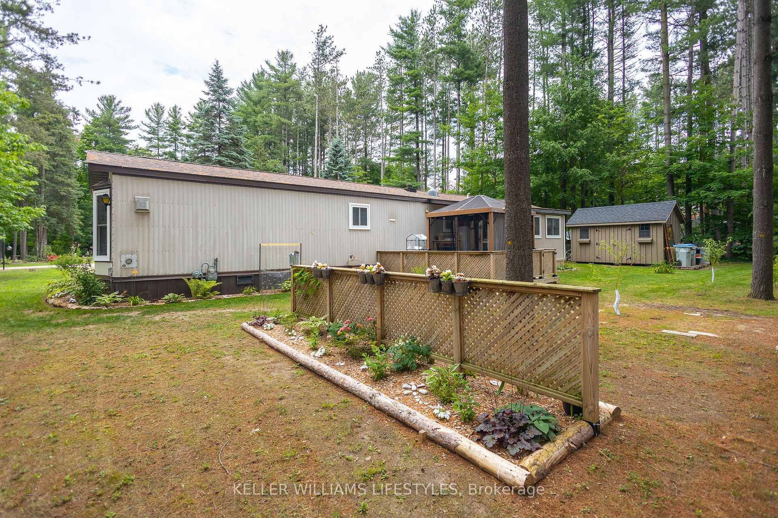 Listing Image 11