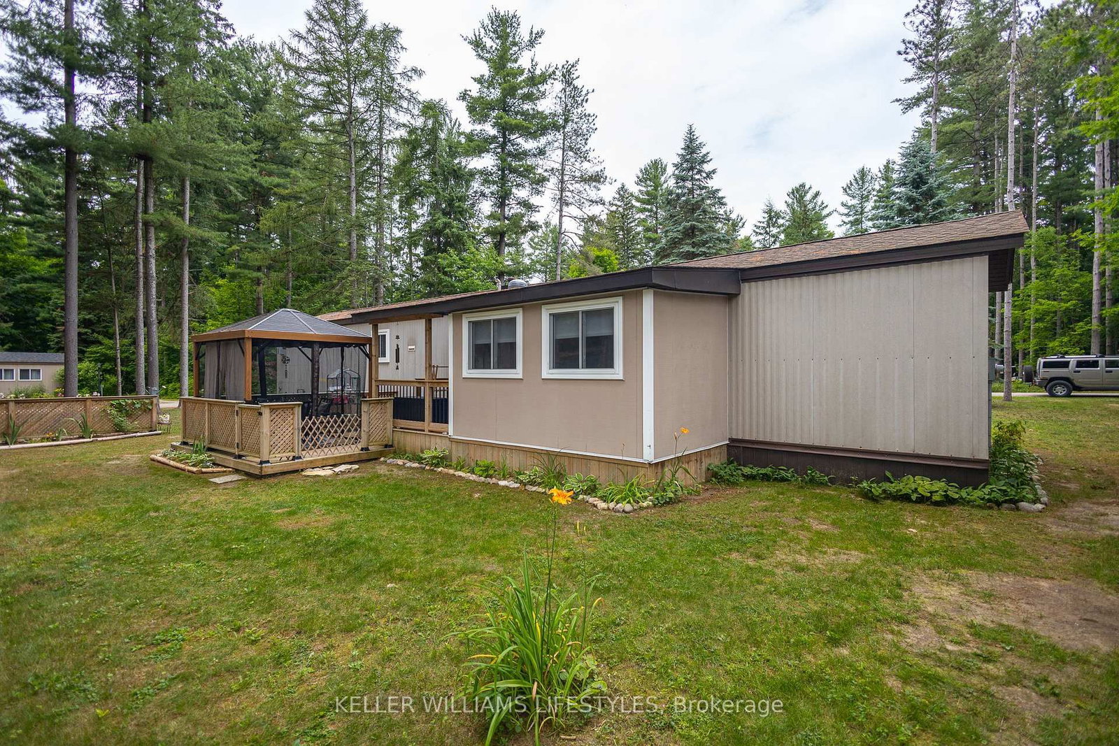 Listing Image 12