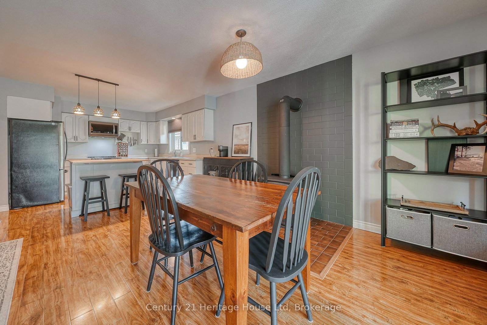 Listing Image 15