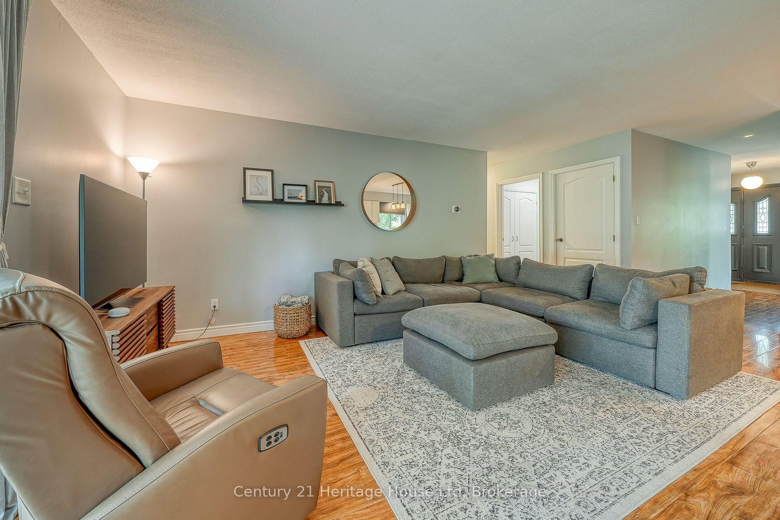 Listing Image 16